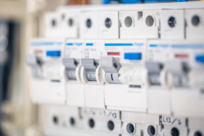Circuit Breaker Wiring in Pasadena, CA